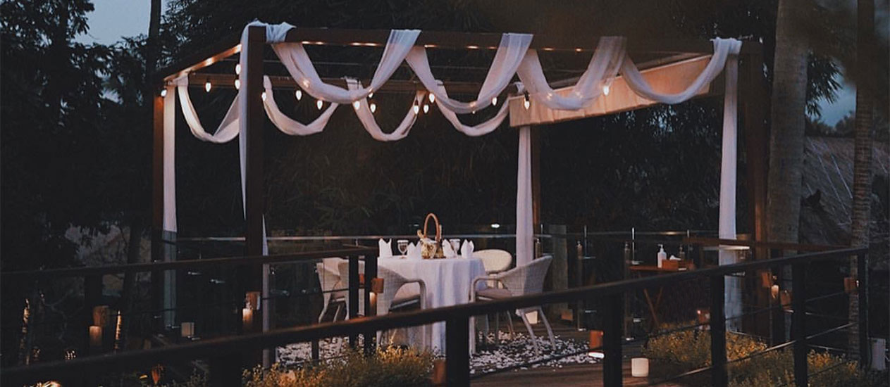 Aira Deck Romantic Dinner, Kamandalu Ubud, Bali